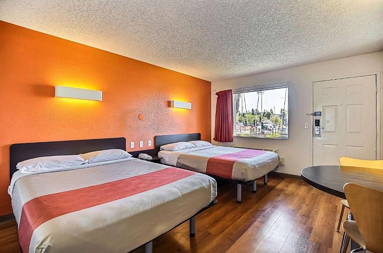 Motel 6-Oakland, CA - Embarcadero