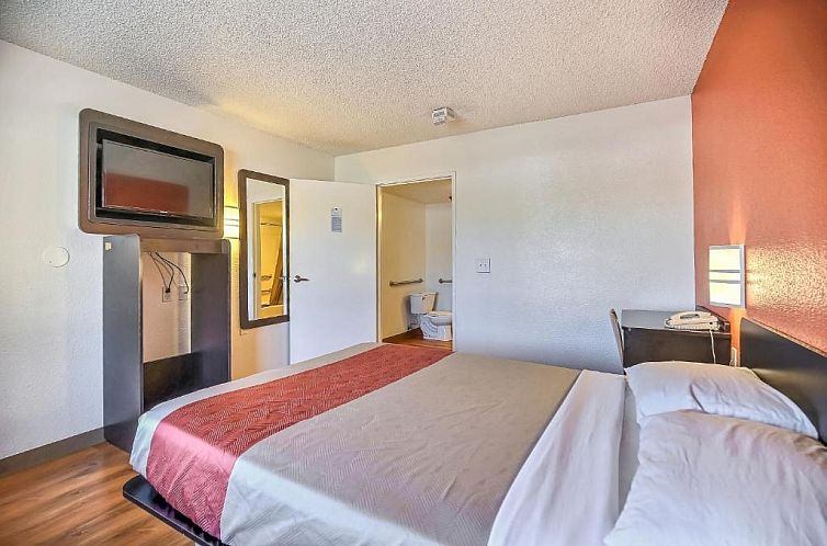 Motel 6-Oakland, CA - Embarcadero