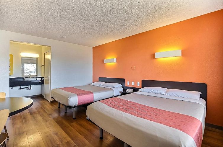 Motel 6-Oakland, CA - Embarcadero