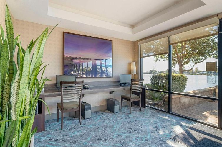 Best Western Plus Bayside Hotel