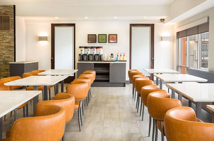 Hampton Inn & Suites Seattle-Downtown