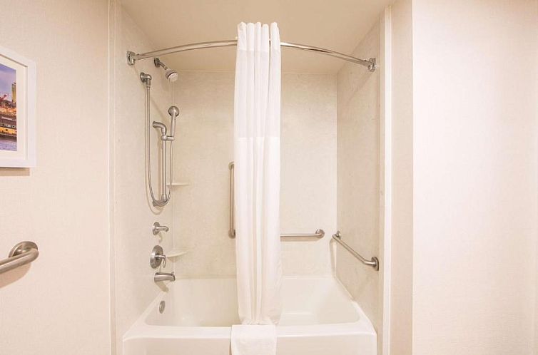 Hampton Inn & Suites Seattle-Downtown