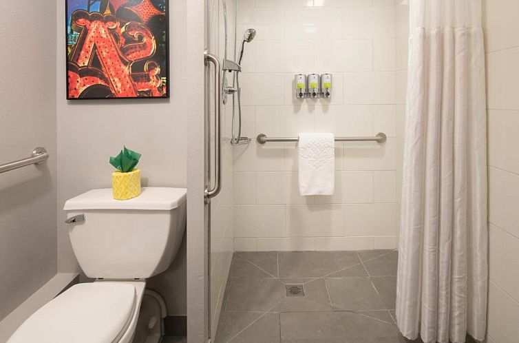 Staypineapple, Hotel FIVE, Downtown Seattle