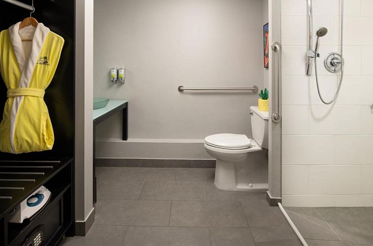 Staypineapple, Hotel FIVE, Downtown Seattle