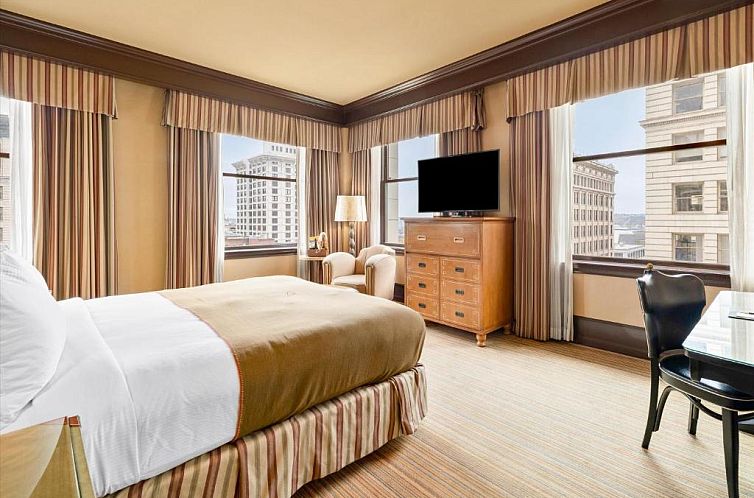 The Arctic Club Seattle, a DoubleTree by Hilton Hotel