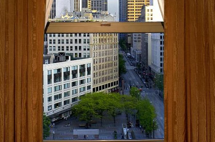 Mayflower Park Hotel