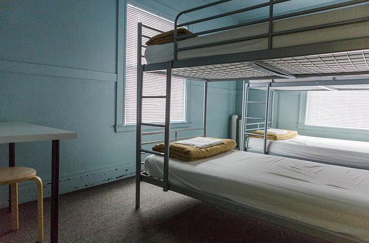 HI - Seattle Hostel at the American Hotel