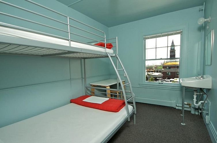 HI - Seattle Hostel at the American Hotel