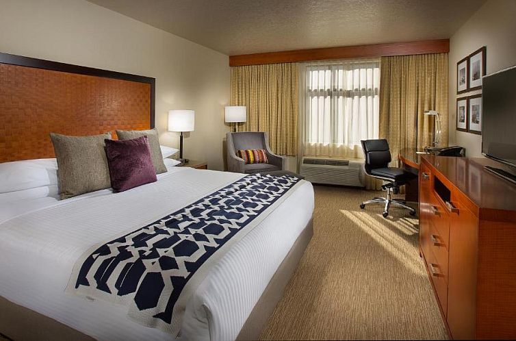 The Paramount Hotel