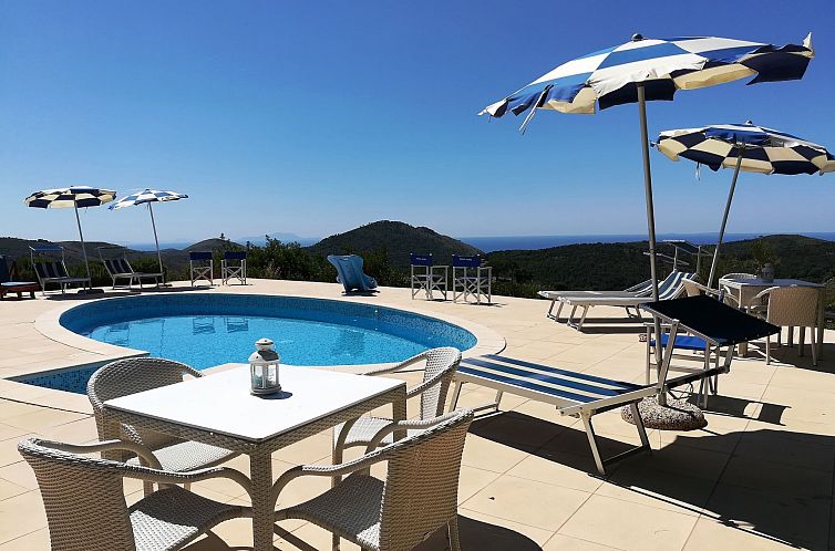 Vakantiehuis Angenehmes Haus in Itri mit überdachtem Innenh