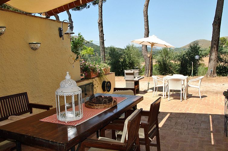 Vakantiehuis Angenehmes Haus in Itri mit überdachtem Innenh