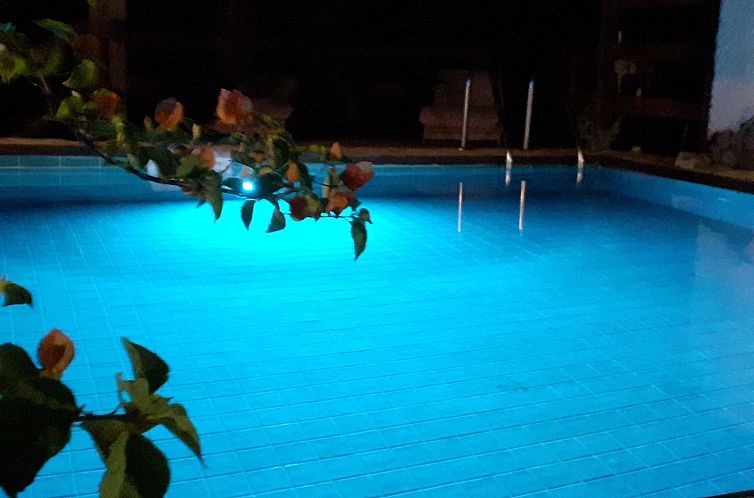 Unterkunft 0930437 - Ferienhaus Sardinien - Vakantiehuis Rustikale Villa mit Steinpool