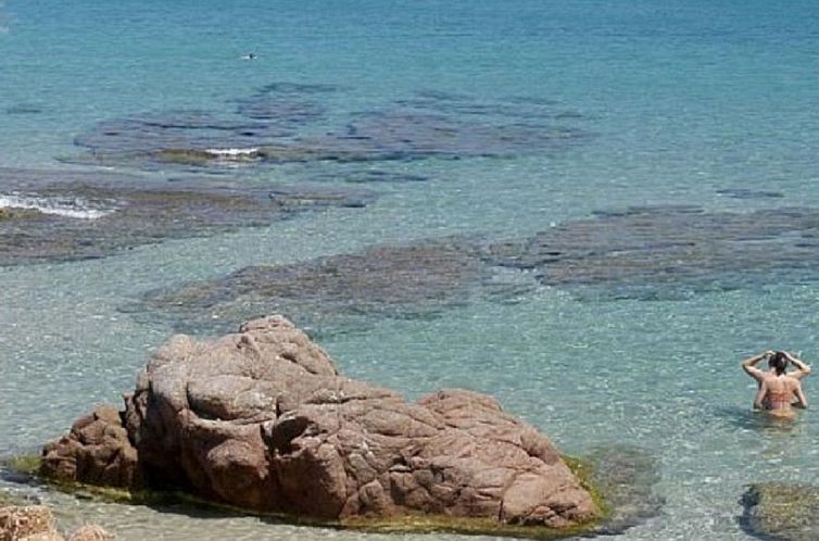 Vakantiehuis Rustikale Villa mit Steinpool