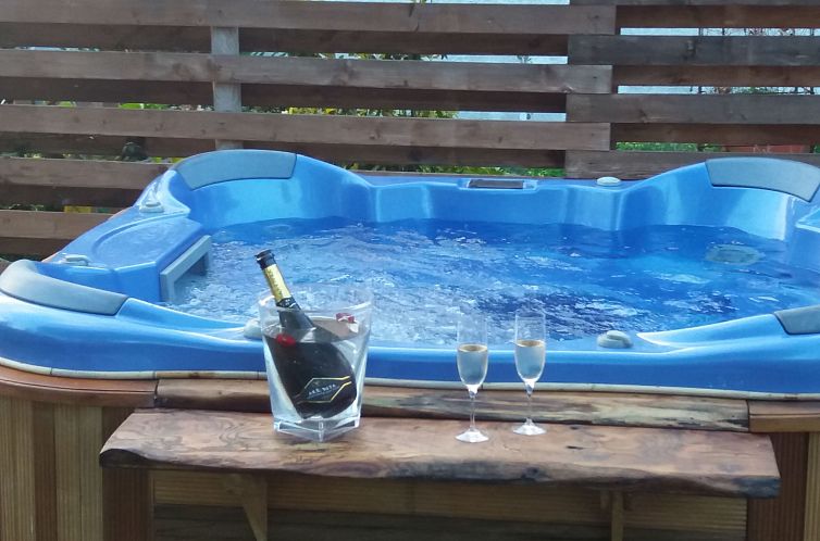 Vakantiehuis Schönes Ferienhaus mit Whirlpool