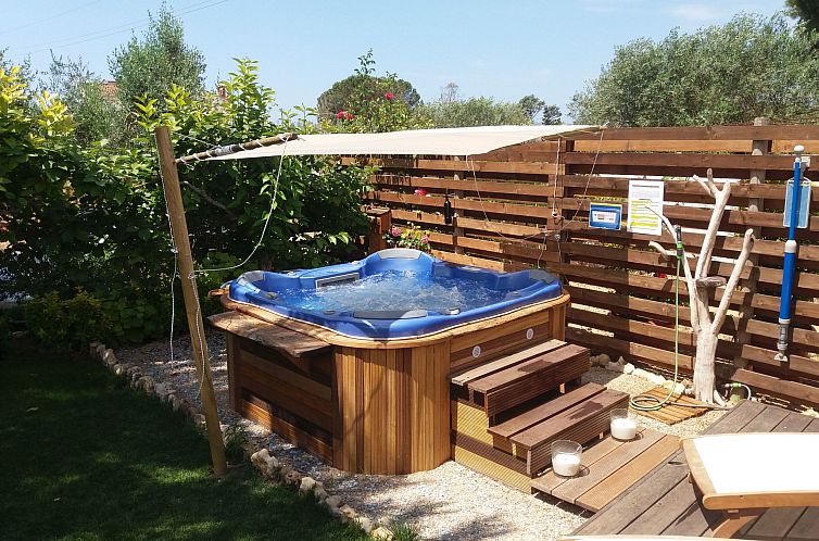 Vakantiehuis Schönes Ferienhaus mit Whirlpool