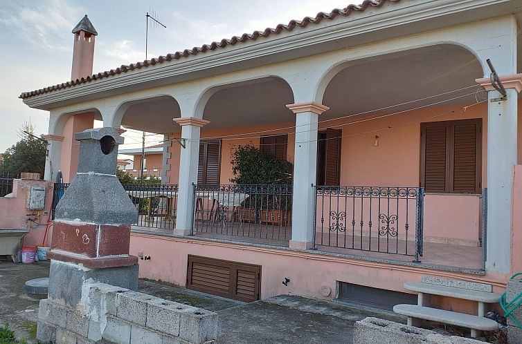 Guest house 0932507 - Apartment Sardinia - Appartement Schöne, strandnahe Wohnung in La Caletta mit Gr