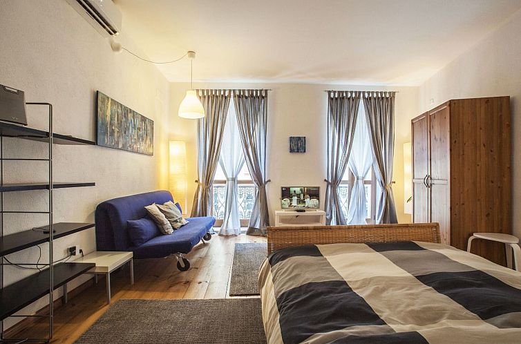 Appartement Studio Apartments Altstadt über Manno