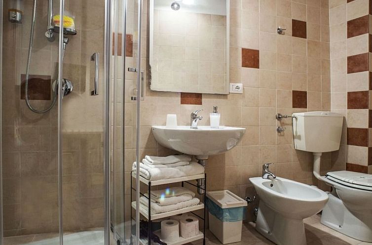 Appartement Studio Apartments Altstadt über Manno