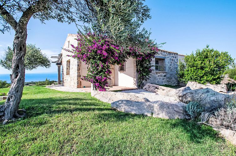 Guest house 09339702 - Holiday property Sardinia - Vakantiehuis Stazzo Serafini