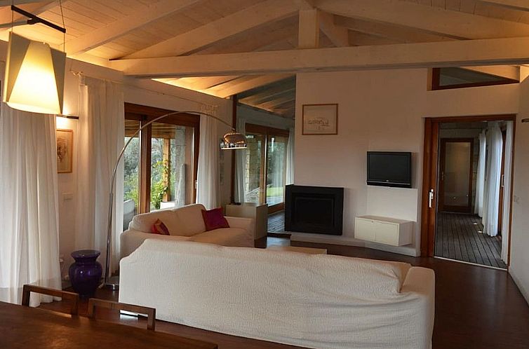 Vakantiehuis Villa Luca, mit teilweisem Meerblick und Swimmi