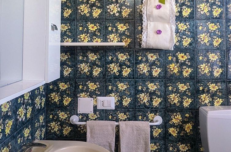 Appartement Wohnung in Calasetta mit Grill und Garten