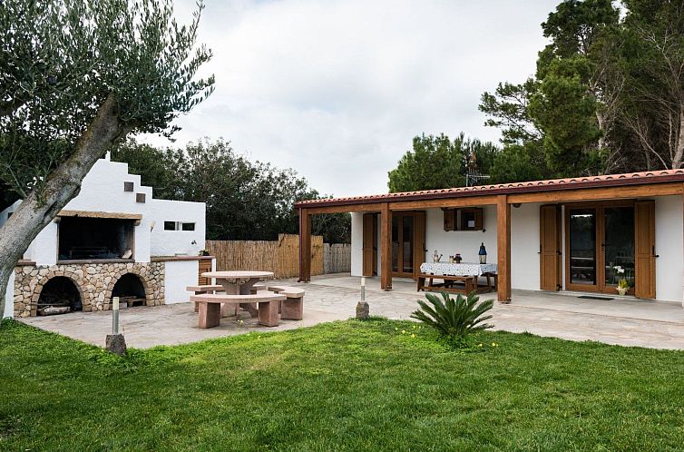 Vakantiehuis Haus in Calasetta mit Grill und Garten