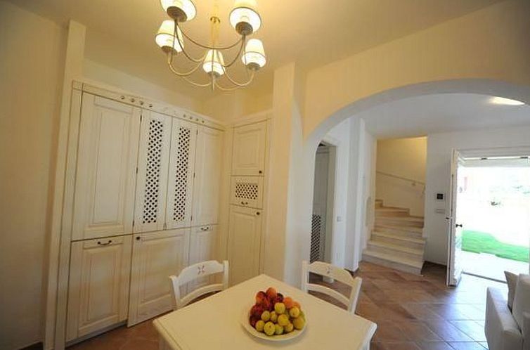 Vakantiehuis 'Villa West' mit Balkon