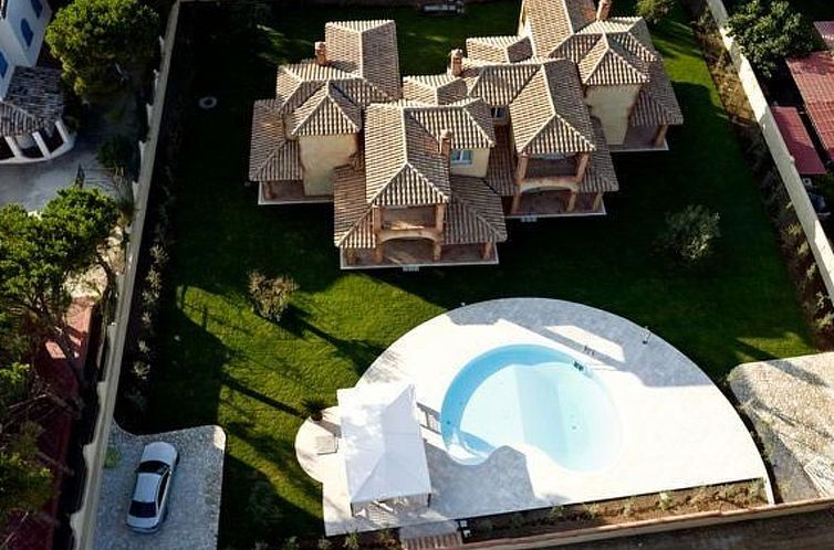 Vakantiehuis 'Villa West' mit Balkon