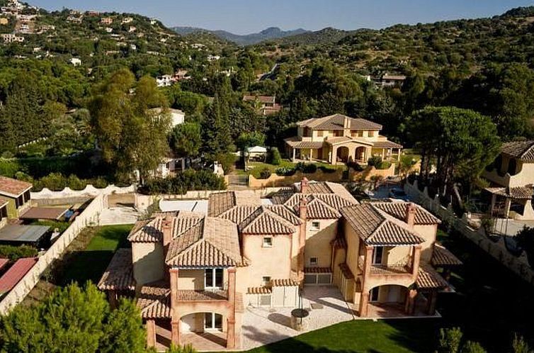 Vakantiehuis 'Villa West' mit Balkon