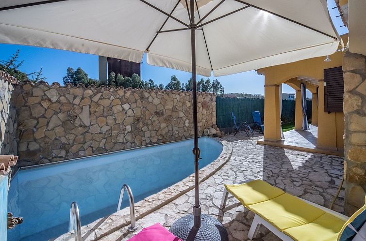Vakantiehuis Schöne moderne Villa mit privatem Pool.