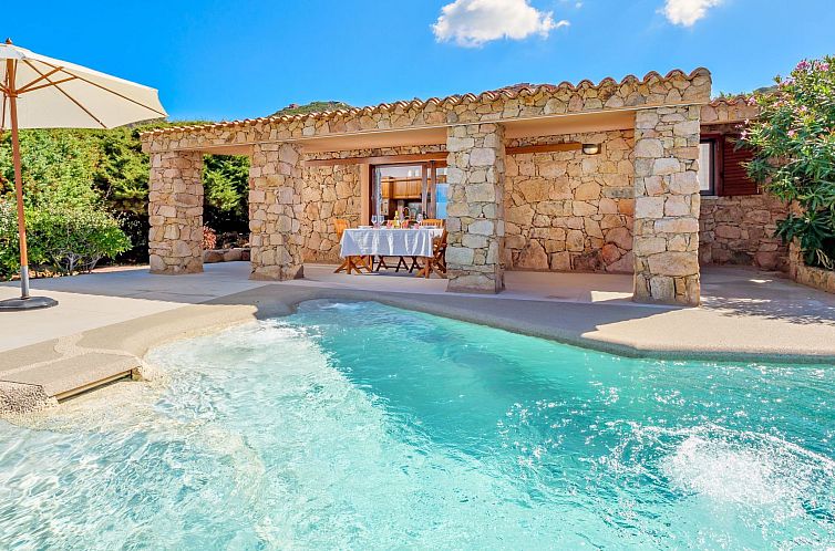 Guest house 0937624 - Apartment Sardinia - Appartement Villetta Corallo mit Aussicht und wenige Meter v