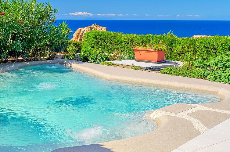 Appartement Villetta Corallo mit Aussicht und wenige Meter v