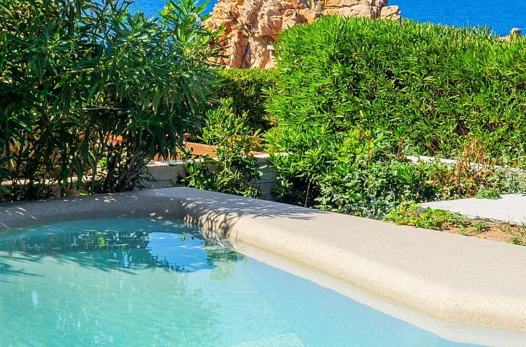 Appartement Villetta Corallo mit Aussicht und wenige Meter v