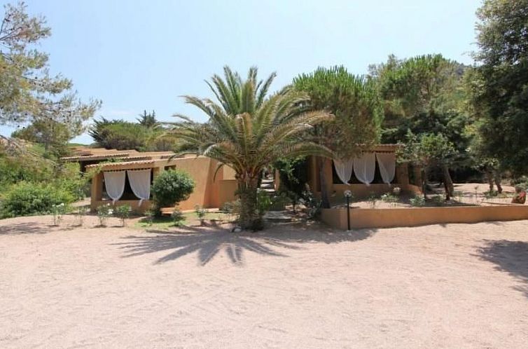 Vakantiehuis in Costa Paradiso mit Terrasse und Grill