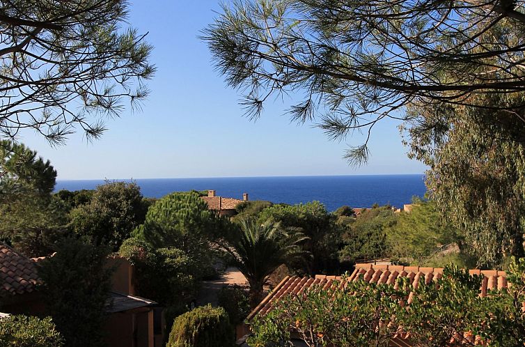 Vakantiehuis in Costa Paradiso mit Terrasse und Grill
