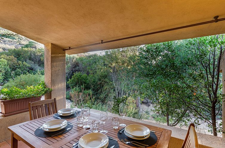 Vakantiehuis in Costa Paradiso mit Terrasse und Grill