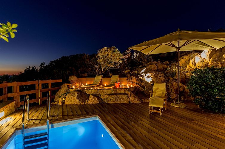 Vakantiehuis für zwei Personen mit Pool und Sonnenterrasse 