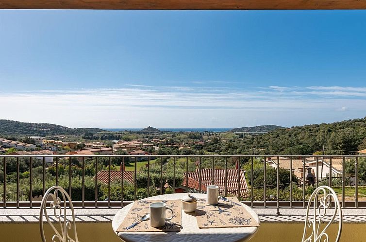 Appartement Haus mit Panoramablick in Chia in natürlicher U