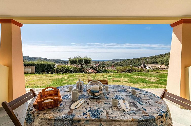 Appartement Haus mit Panoramablick in Chia in natürlicher U