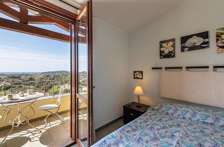Appartement Haus mit Panoramablick in Chia in natürlicher U