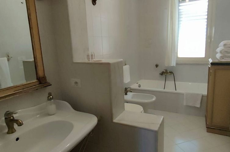 Appartement Wohnung für 6 Personen, mit großer Terrasse un