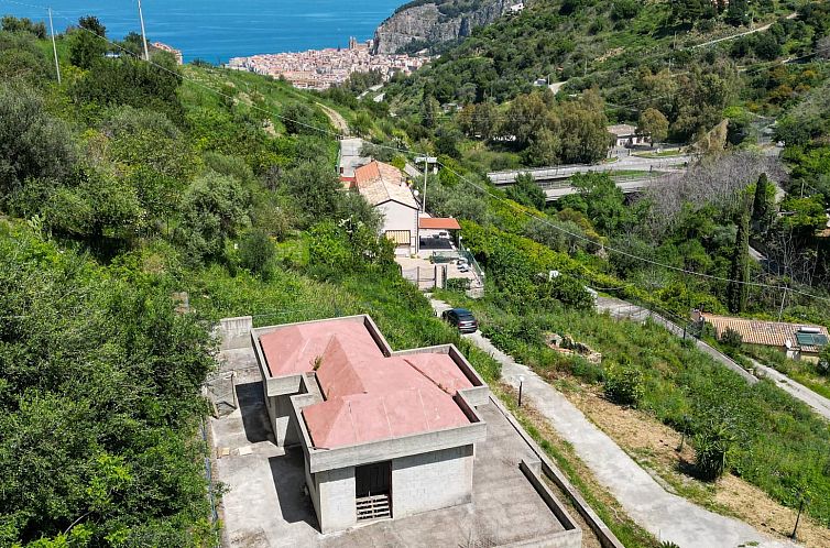 Vrijstaande woning in Cefalu