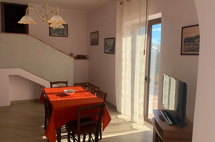 Vakantiehuis 'Etna Dimora' mit Blick aufs Wasser