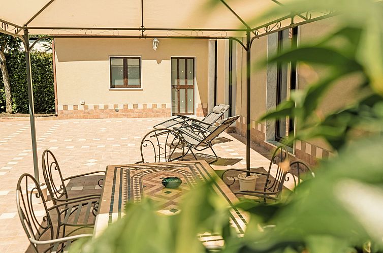 Vakantiehuis 'Etna Dimora' mit Blick aufs Wasser