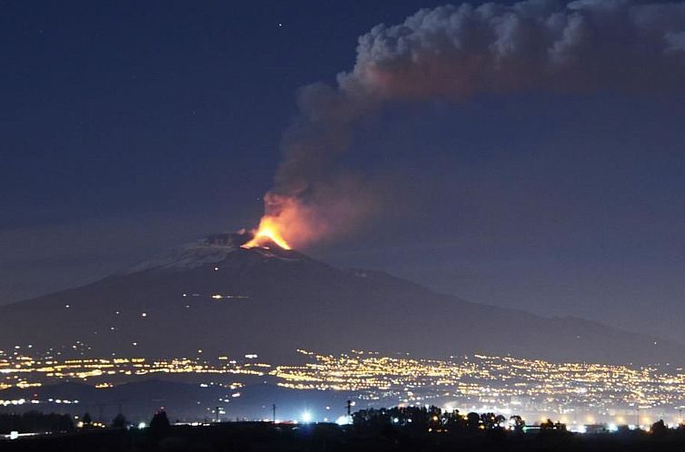 Vakantiehuis 'Etna Dimora' mit Blick aufs Wasser