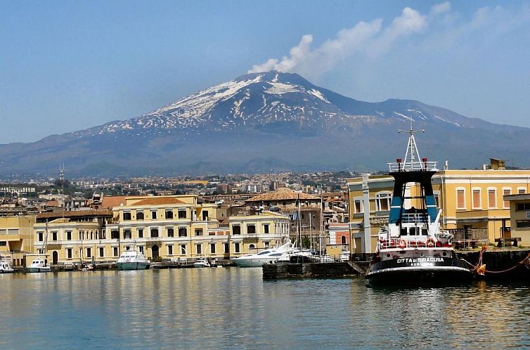 Vakantiehuis 'Etna Dimora' mit Blick aufs Wasser