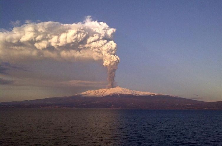 Vakantiehuis 'Etna Dimora' mit Blick aufs Wasser