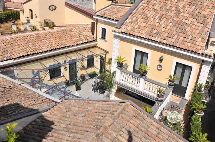 Vrijstaande woning in Acireale