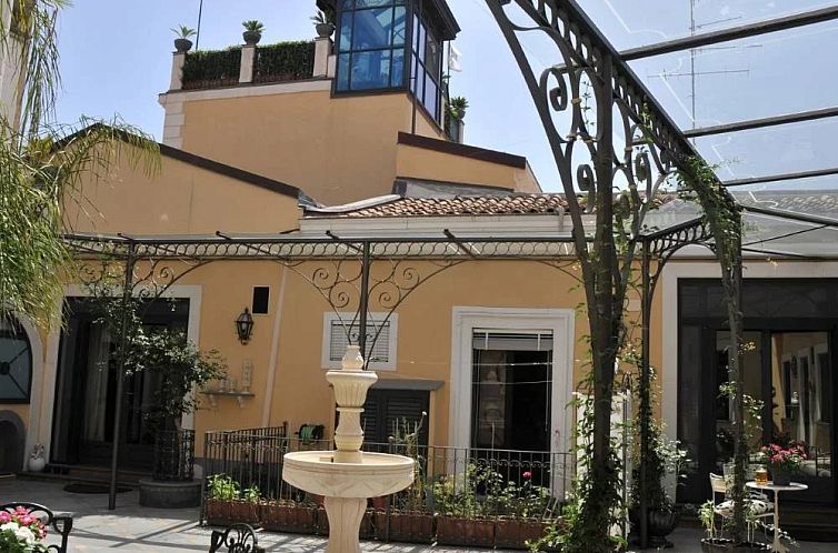 Vrijstaande woning in Acireale