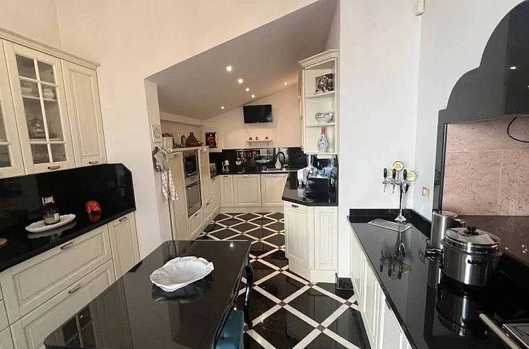 Vrijstaande woning in Acireale